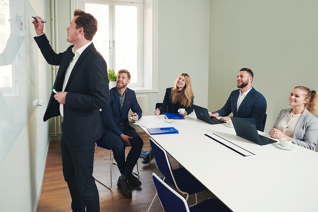 preboarding-av-nya-kollegor-i-konferensrum