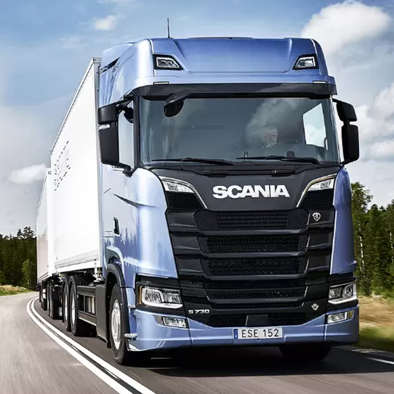 Scania Case Image Blauer LKW Weißer Anhänger